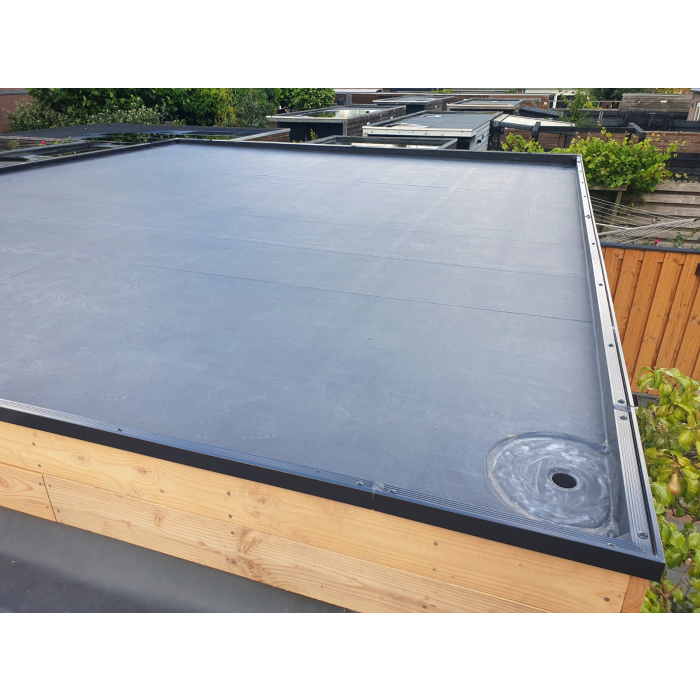 EPDM rol - 30,5 meter lengte - breedte 7,62 meter - dikte 1,52 mm - per rol